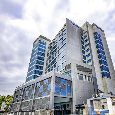 Radisson Blu Gorakhpur Hotel Bagian luar foto